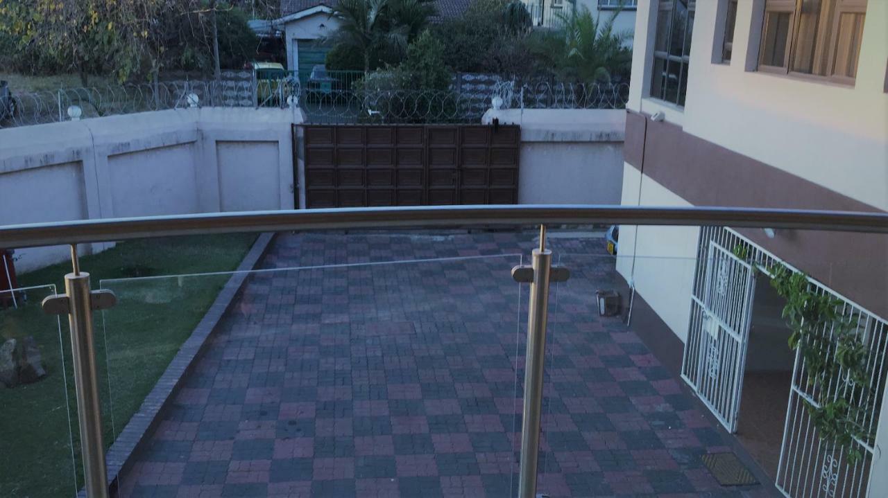 Villa Prince Harare Exteriör bild