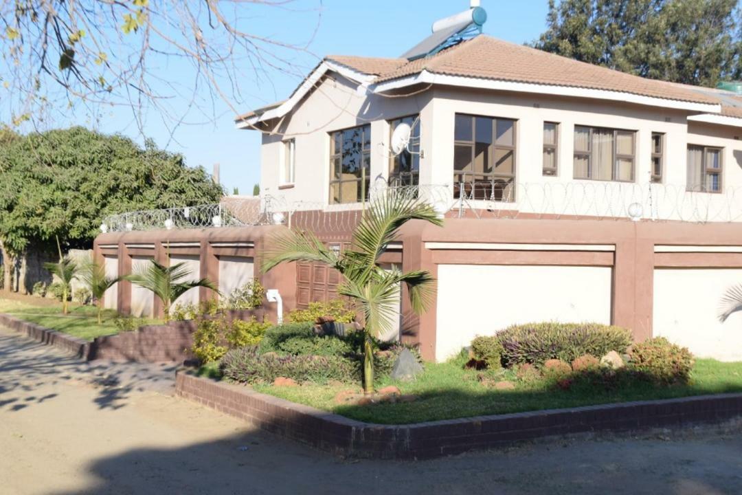 Villa Prince Harare Exteriör bild