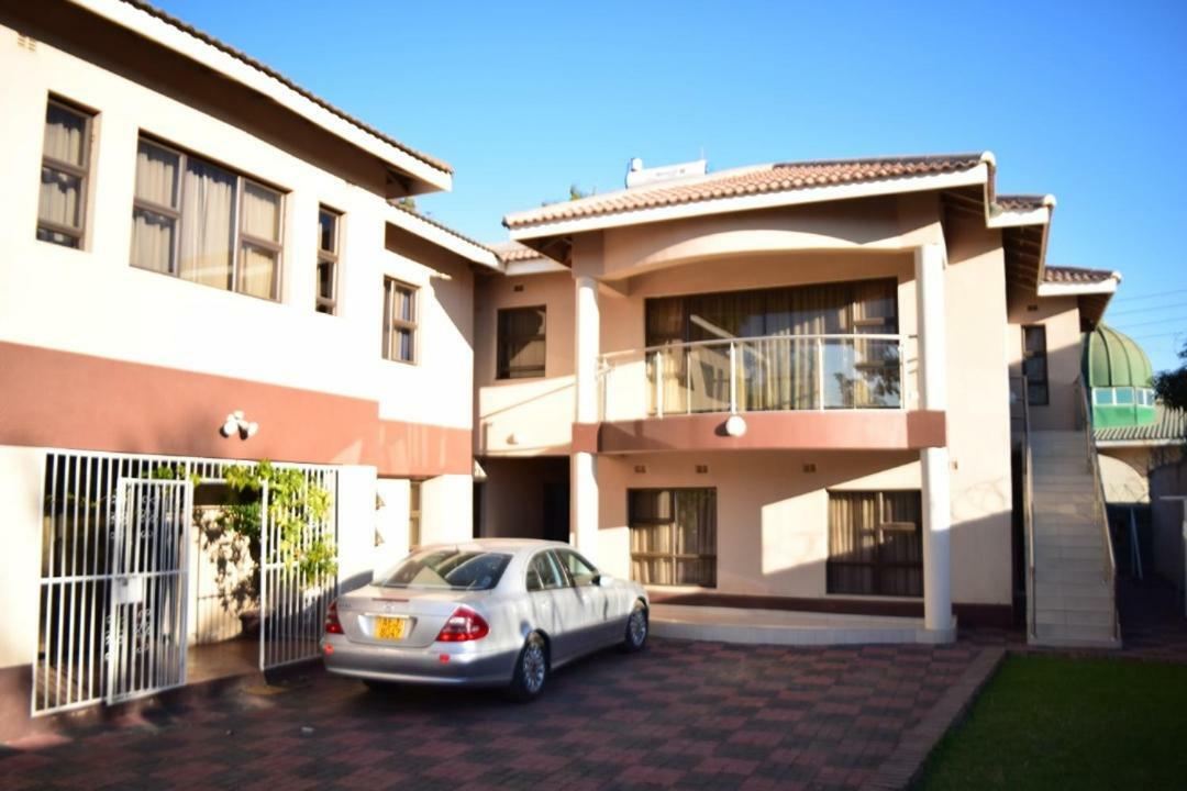 Villa Prince Harare Exteriör bild