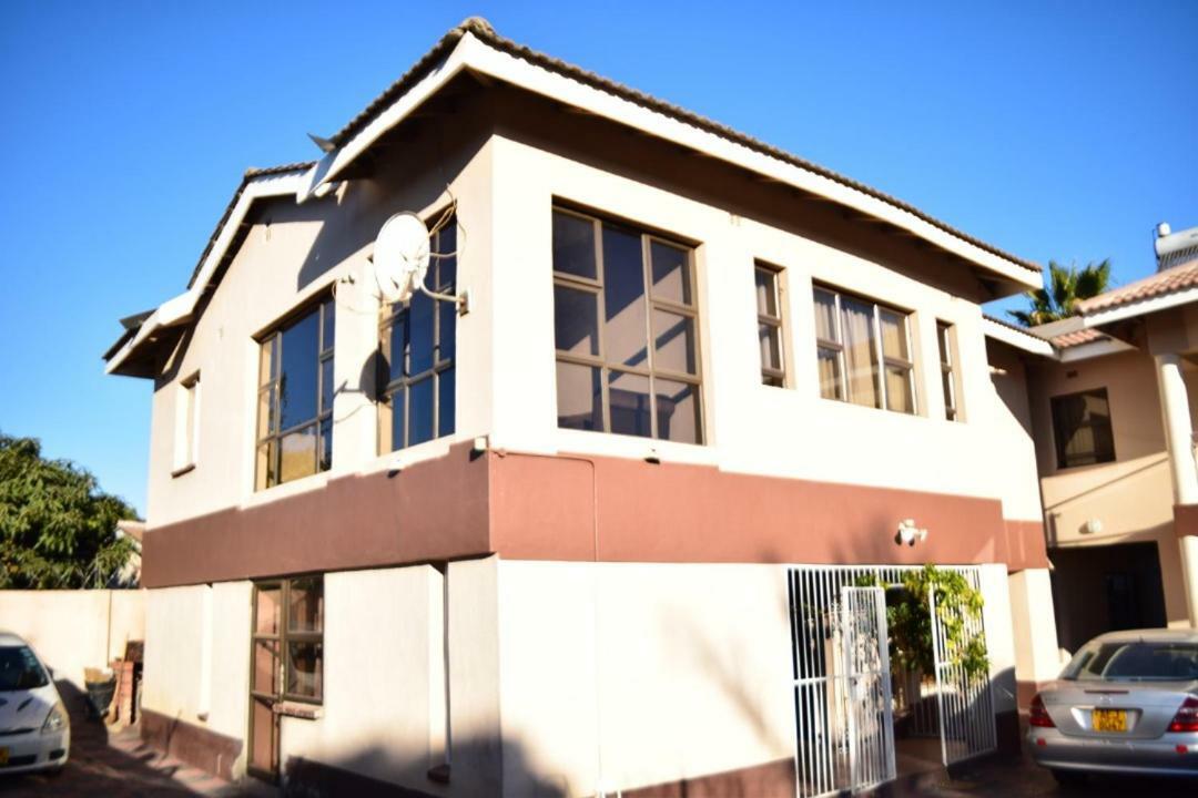 Villa Prince Harare Exteriör bild