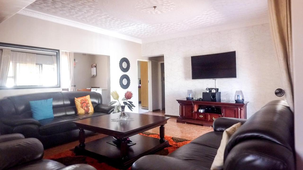 Villa Prince Harare Exteriör bild